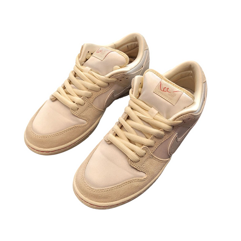 Dunk Low SB City of Love Bone (US 7 / EU 40)