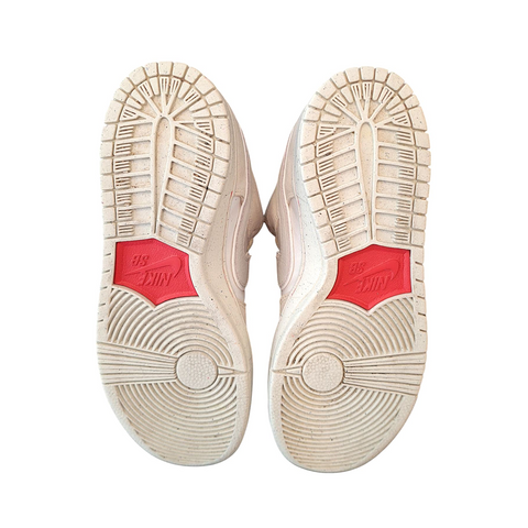Dunk Low SB City of Love Bone (US 7 / EU 40)
