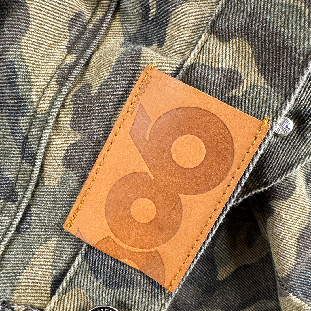 9090 Camo Shorts (M)