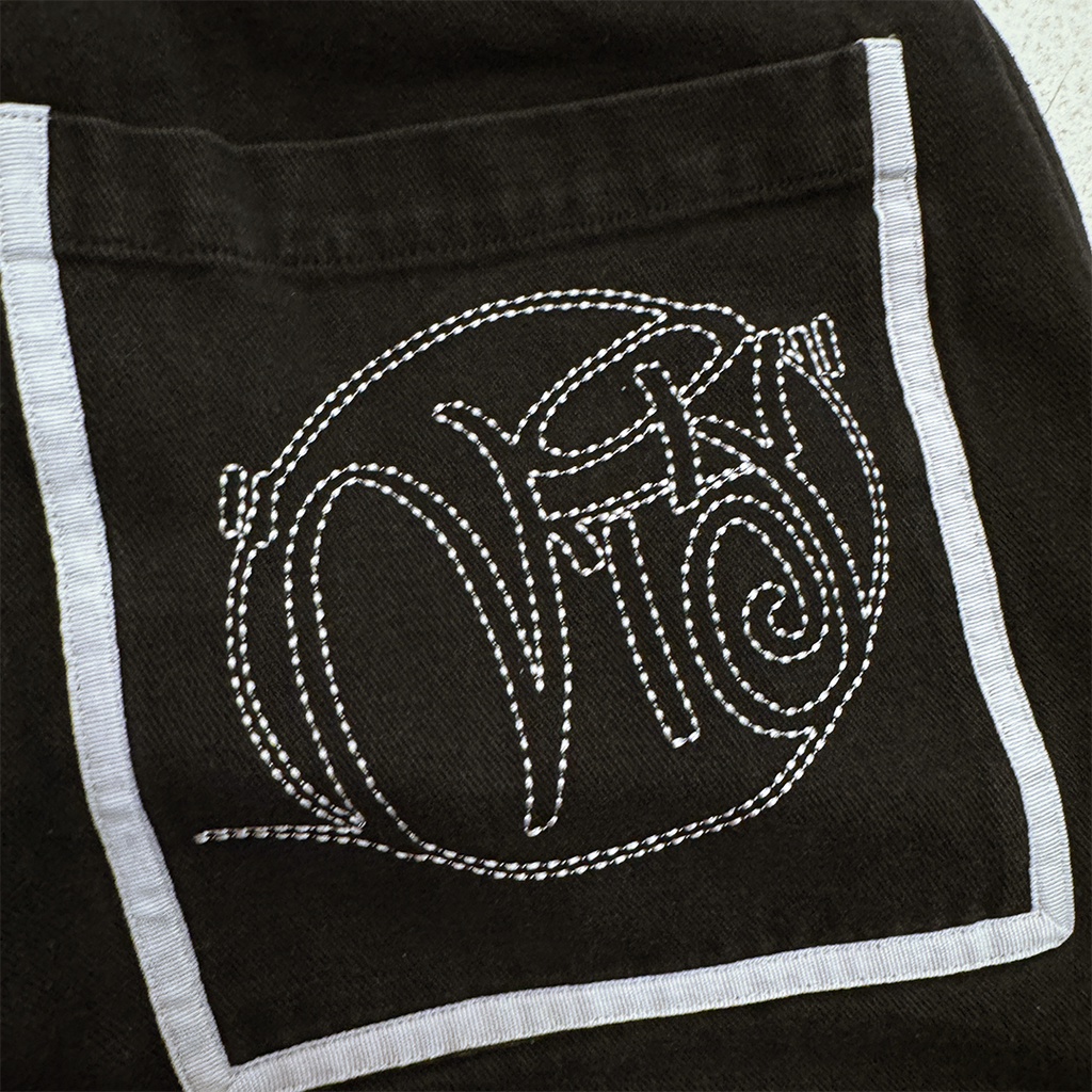 9090 Wide Black Shorts (L)