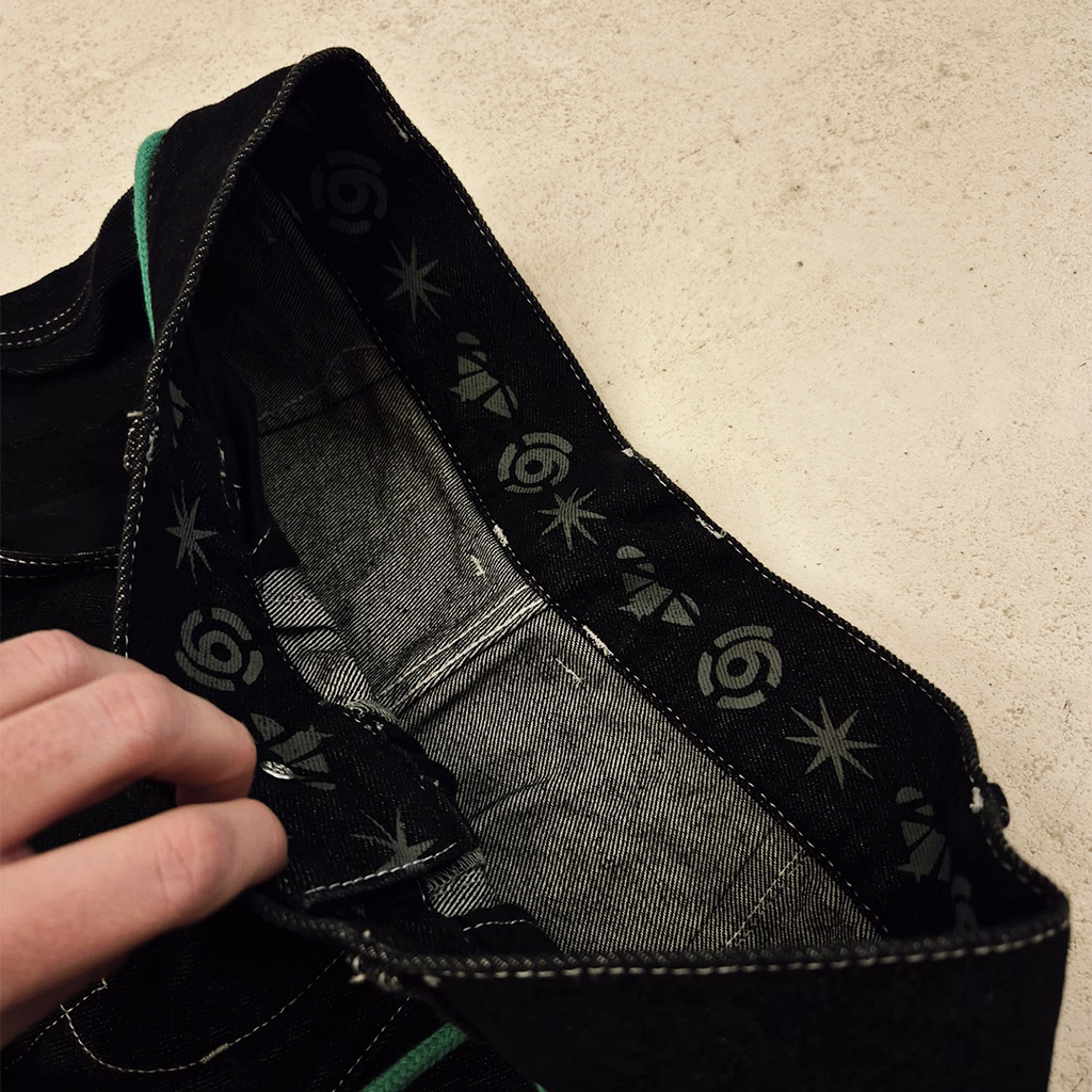 9090 Techno Black Hyper Baggy Pants (L)