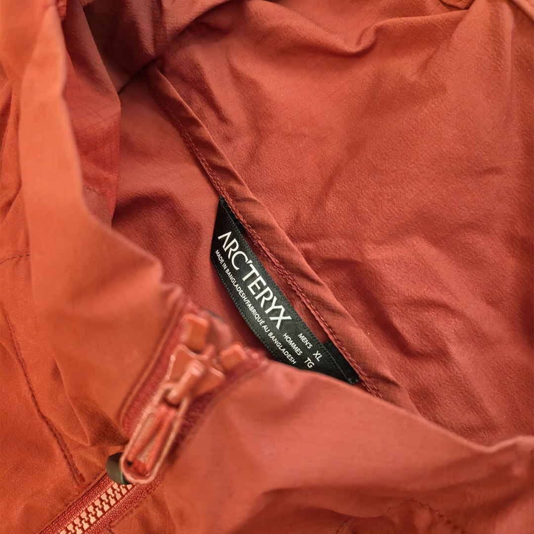 Arc'teryx Squamish Hoody Red Windbreaker Jacket (XL)