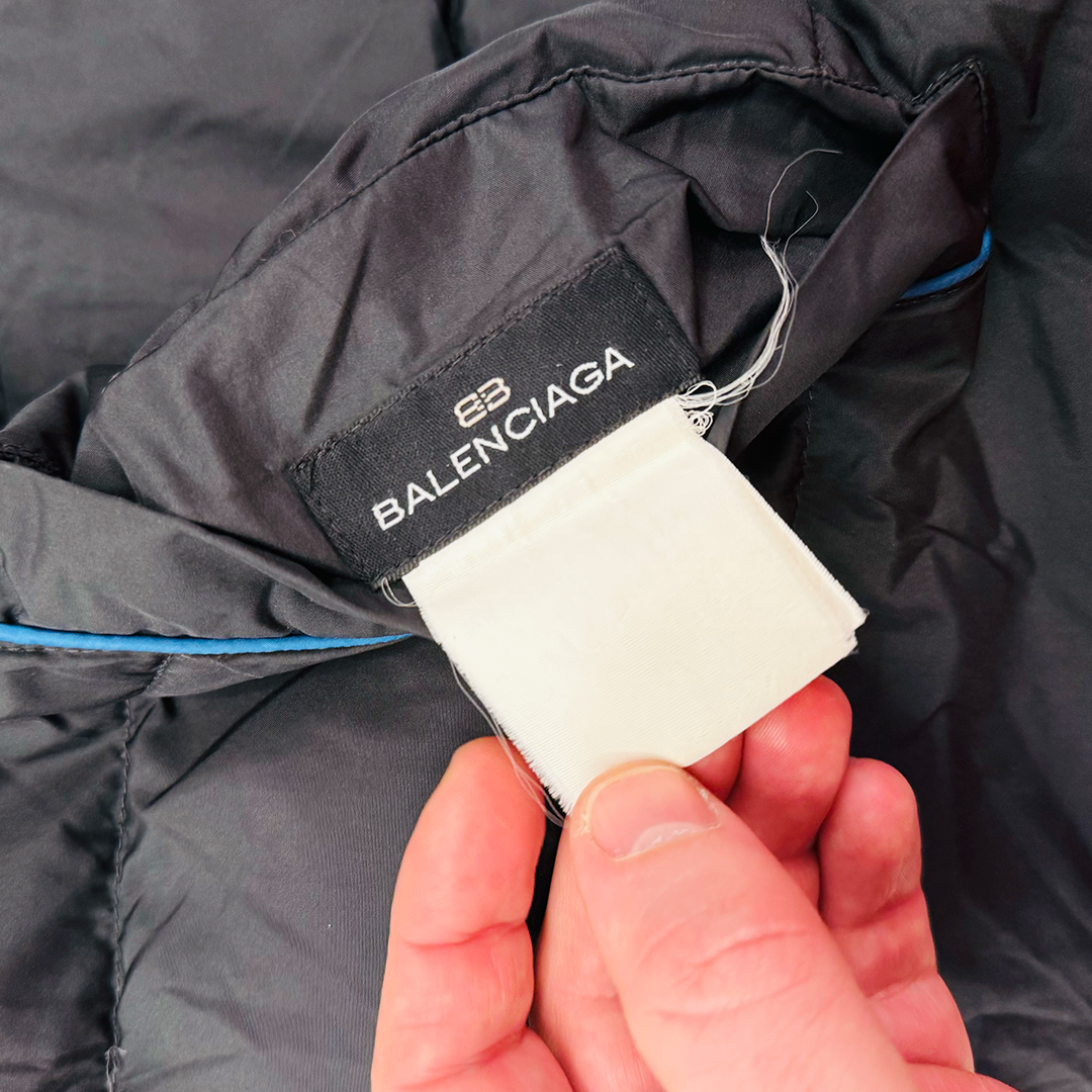 Balenciaga Reversible Vintage Black and Blue Puffer Jacket (180/92A - S)