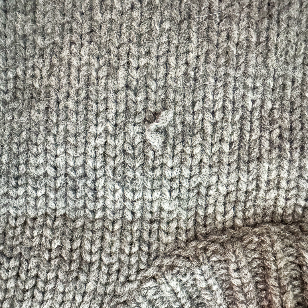 Burberry Wool and Cashmere Grey Knit Sweater (XXL)