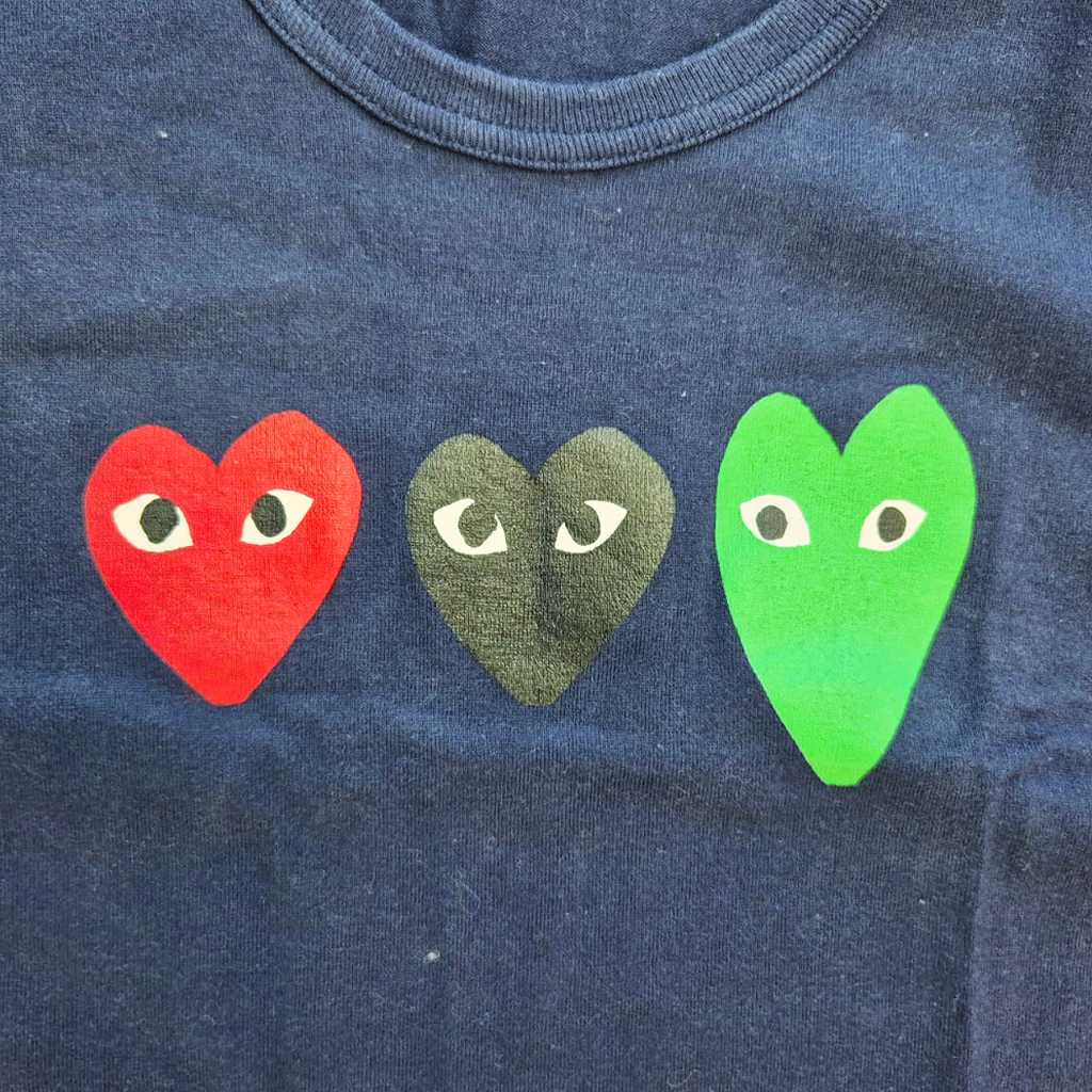 CDG Play 3 Heart Navy Tee (L)