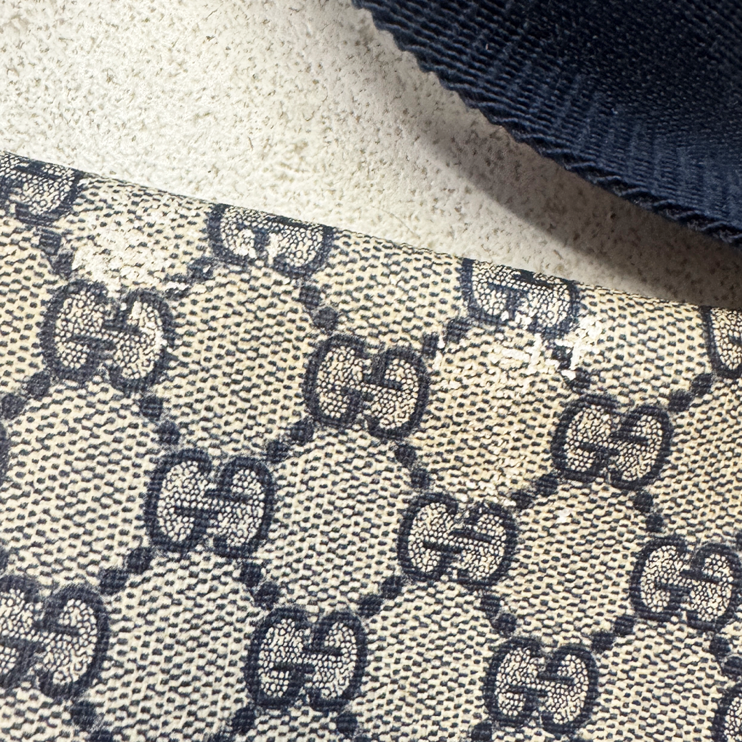 Gucci GG Supreme Blue Canvas Messenger Bag