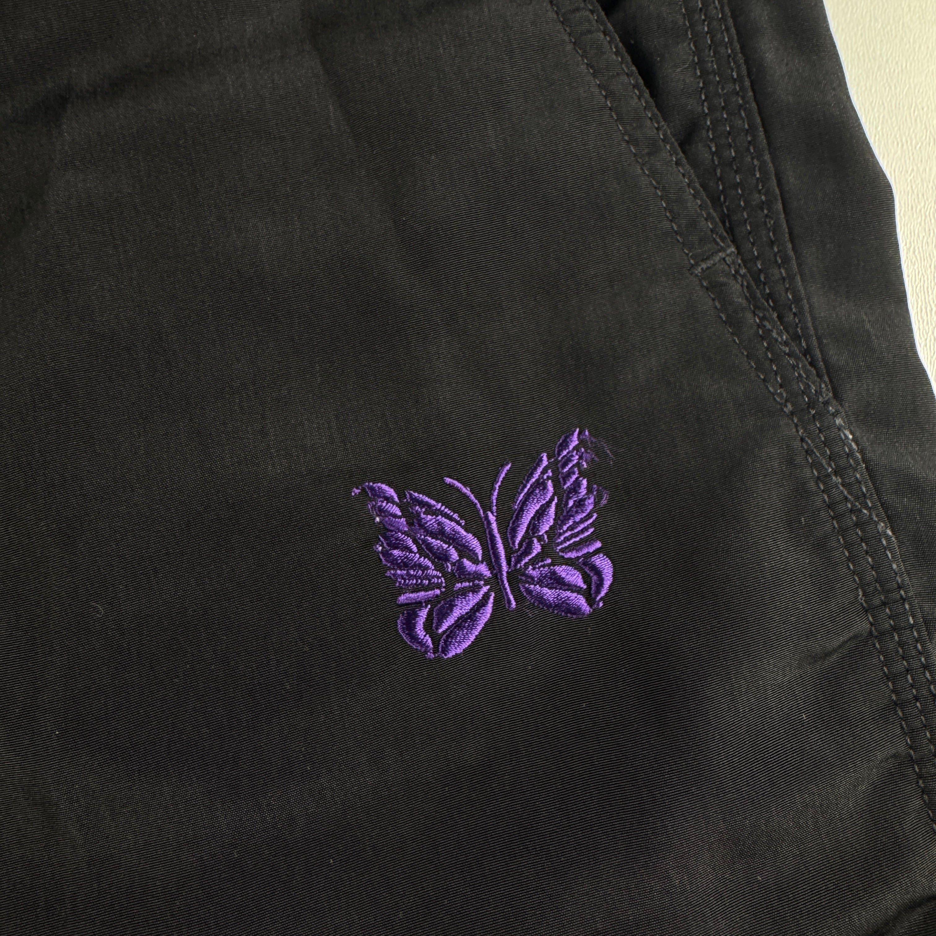 Needles Papillon Light Black Short (M)