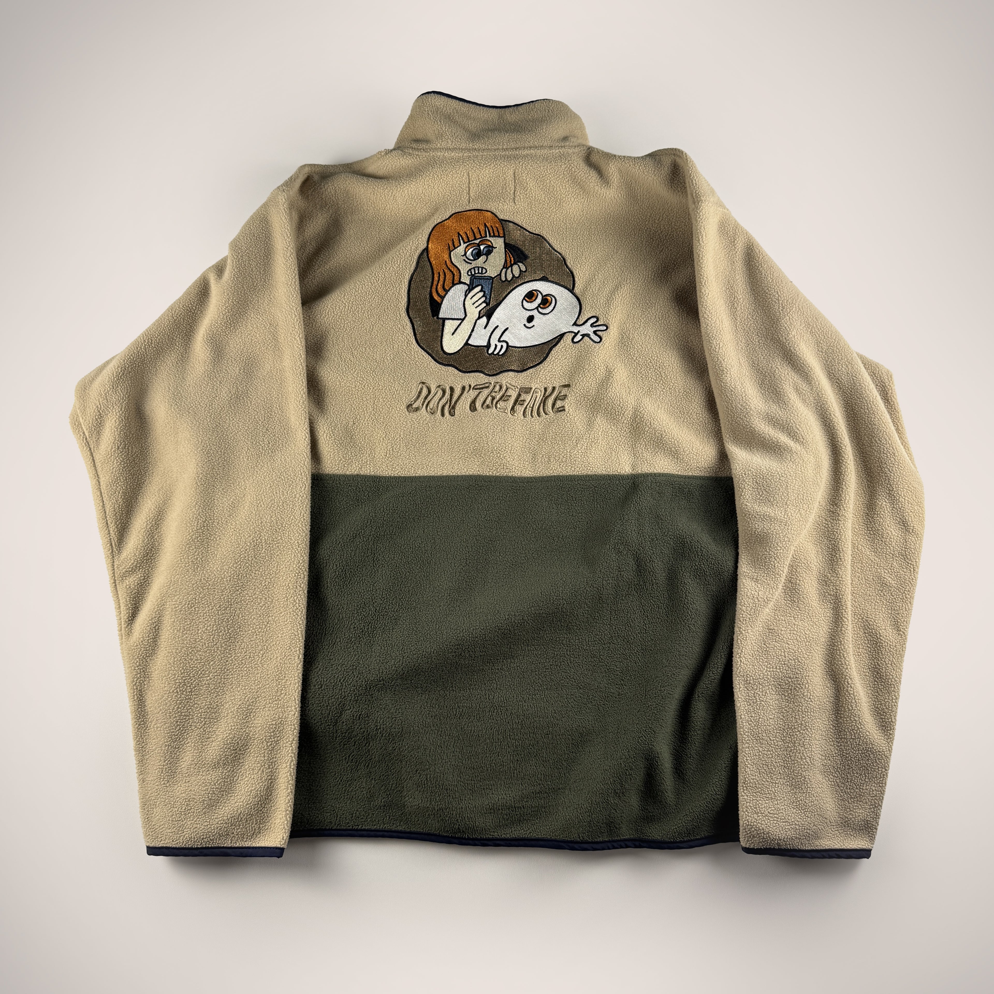 9090 Fleece Beige Sweater (L)