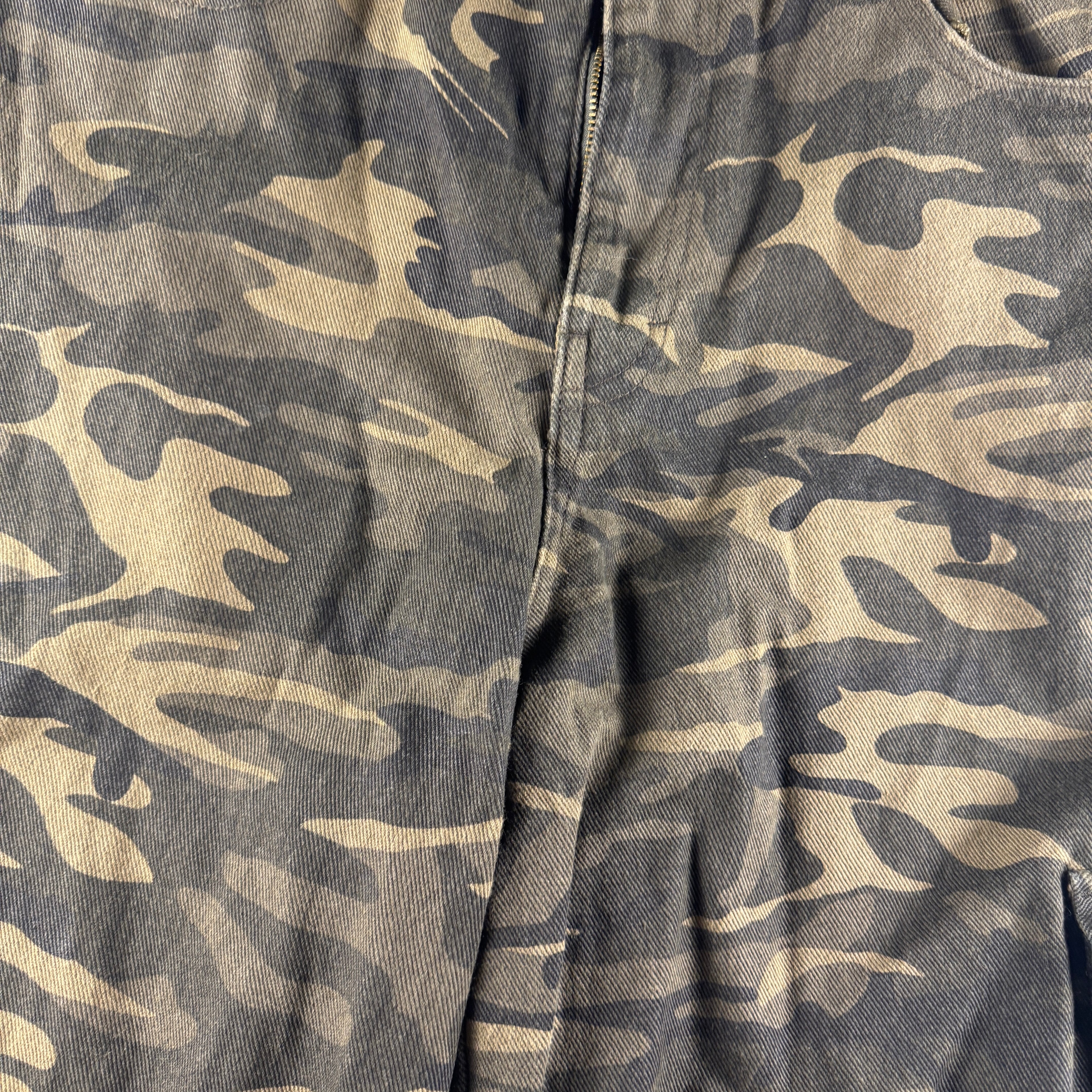 9090 King Logo Camo Long Short (L)