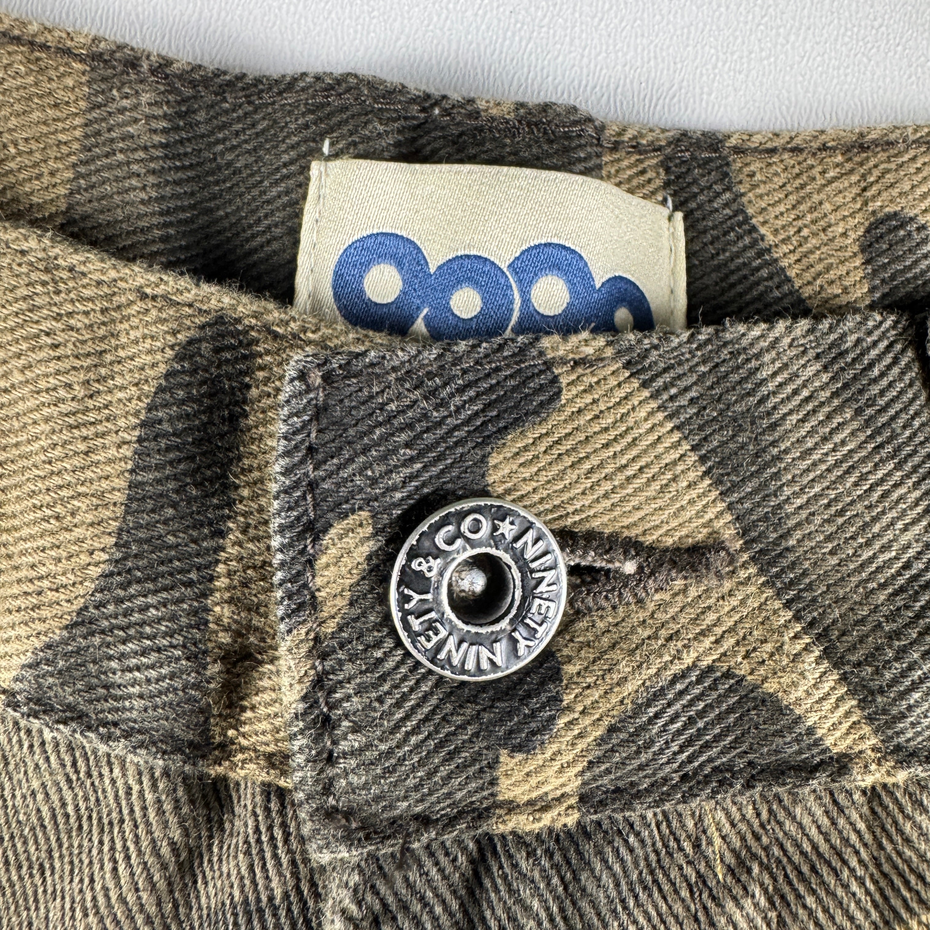 9090 King Logo Camo Long Short (L)