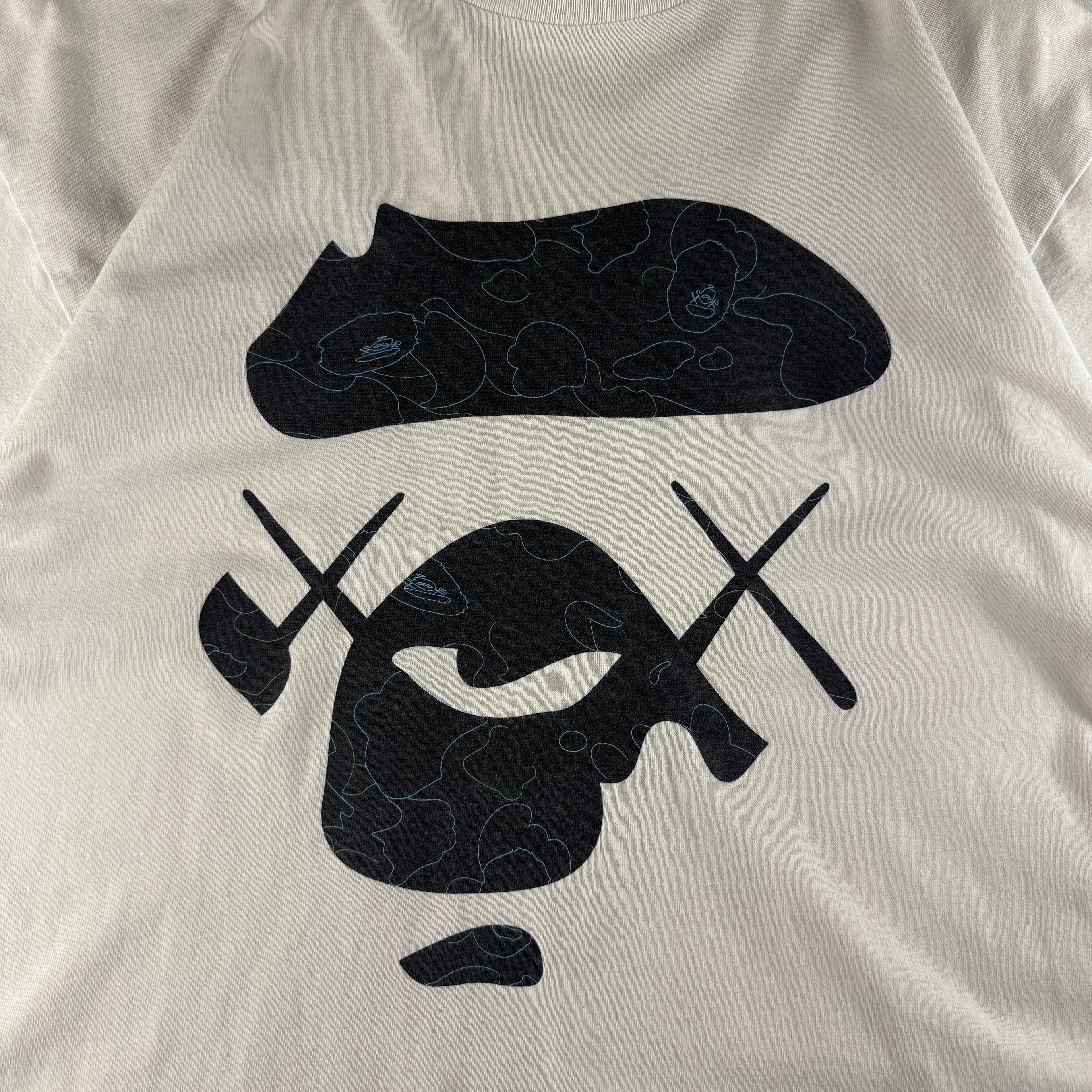BAPE x Kaws Face White Tee (L)