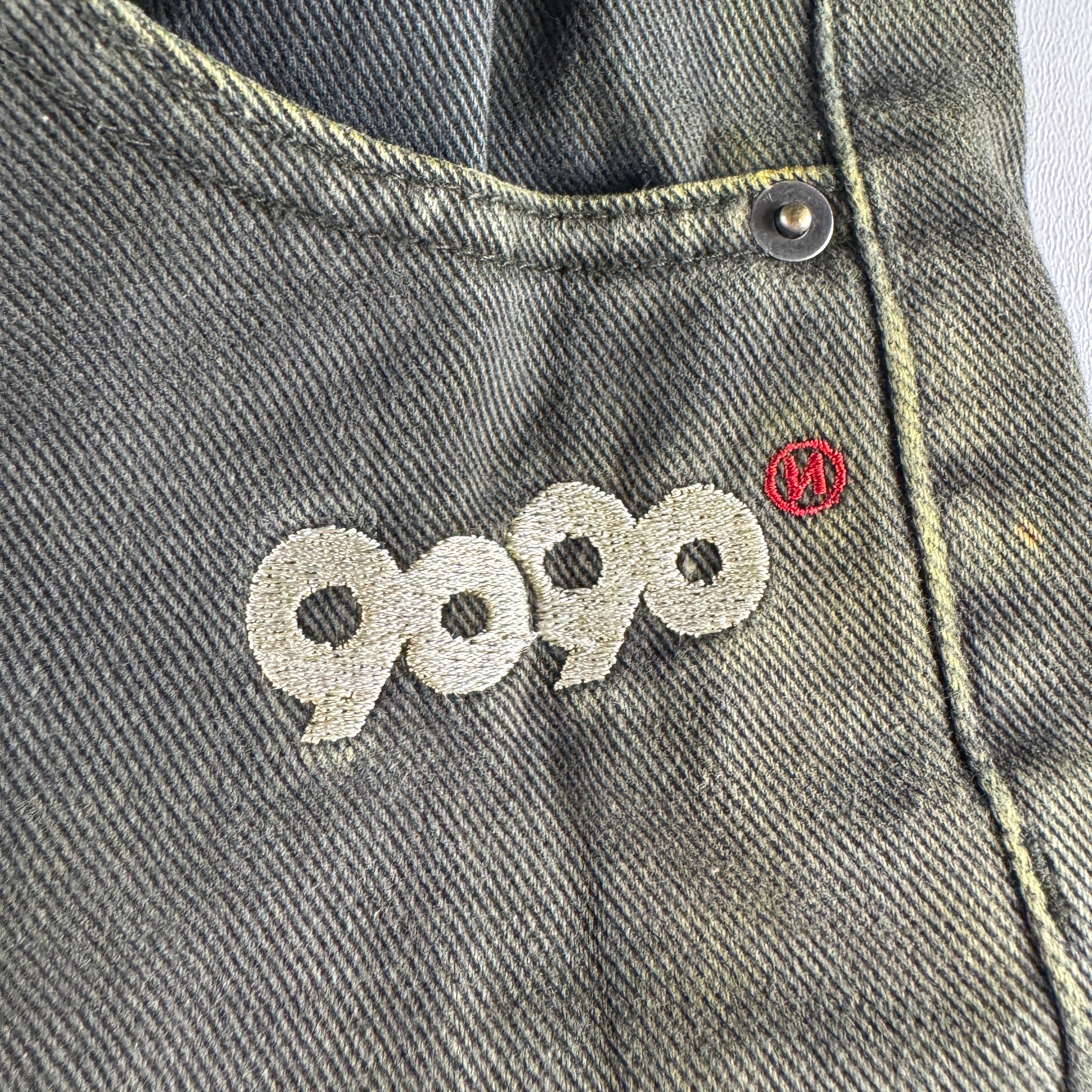 9090 Painted Distressed Grey Pants (L)