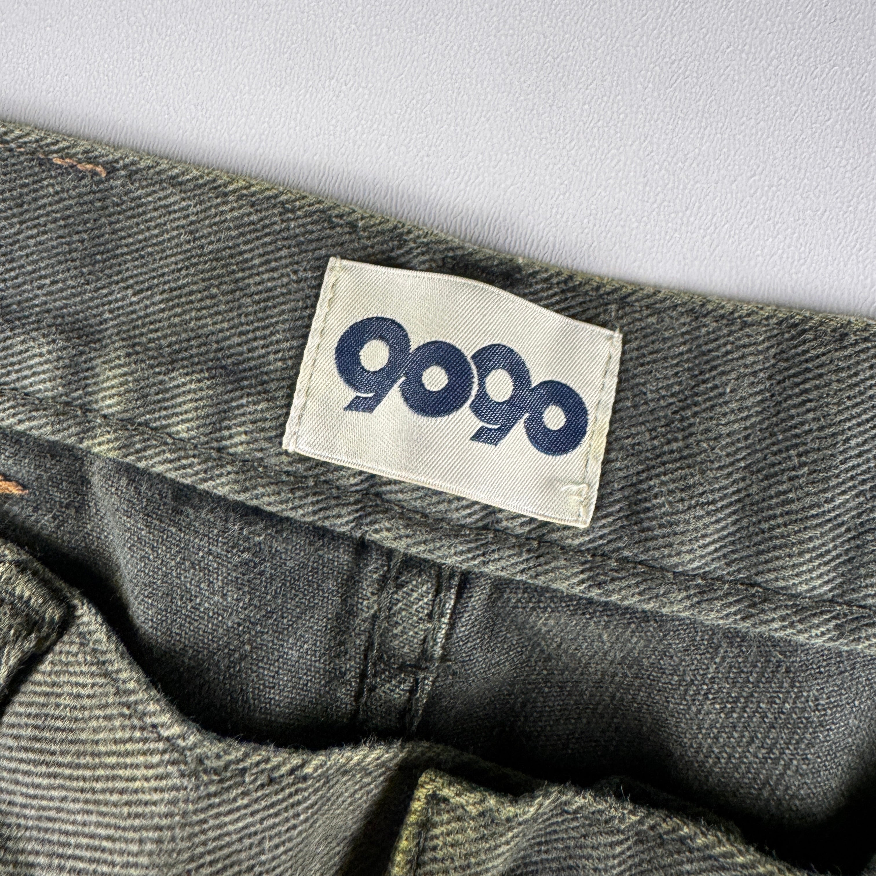 9090 Painted Distressed Grey Pants (L)