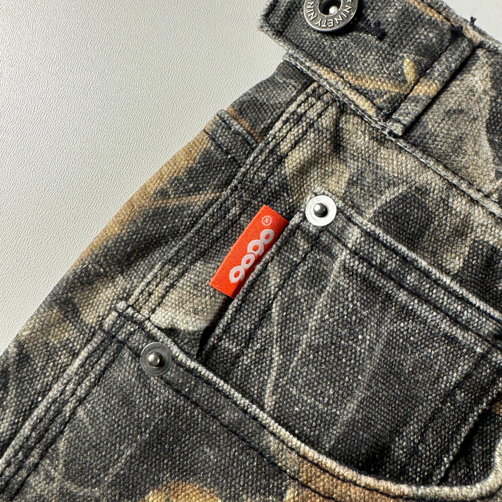 9090 OG Logo Painted Baggy Short (L)