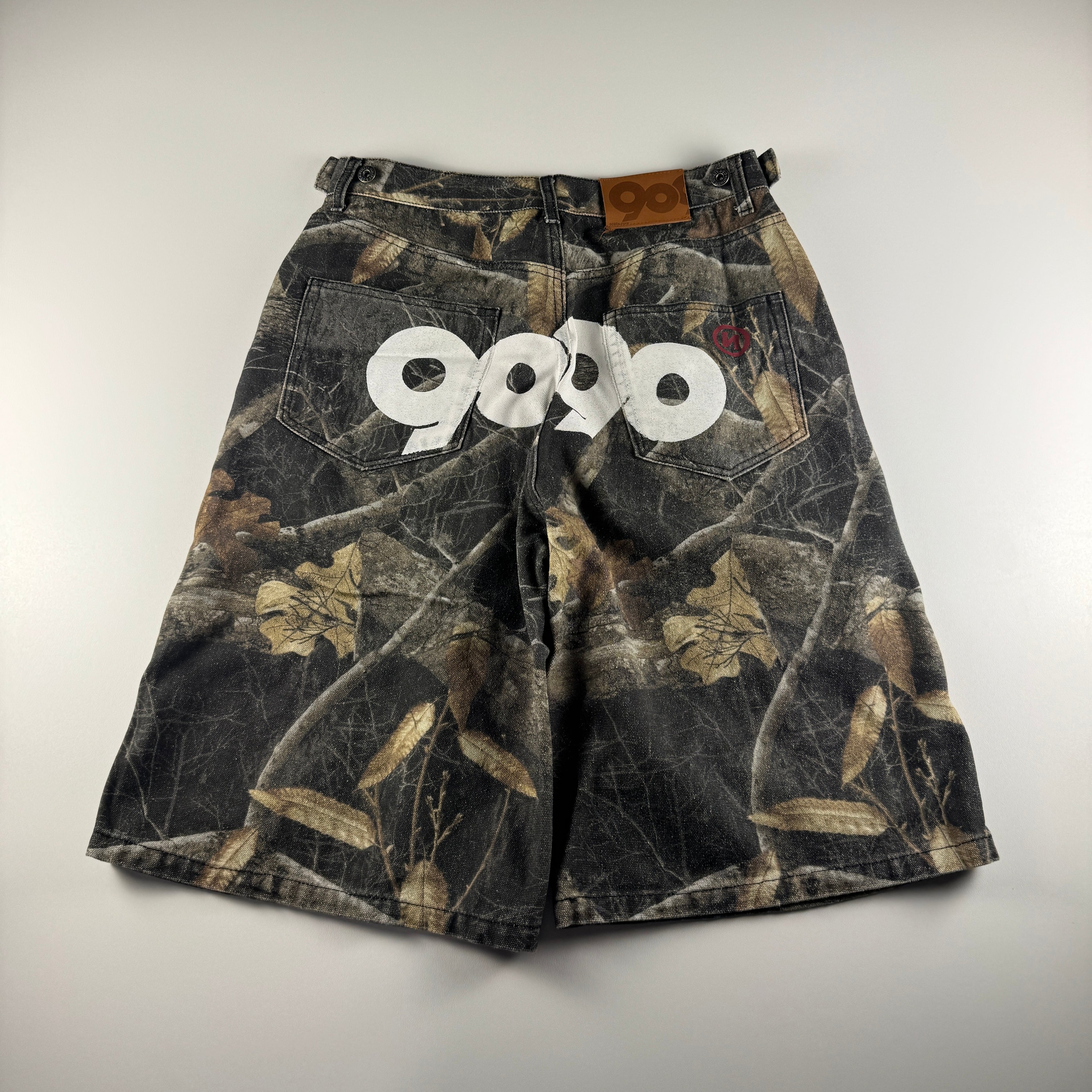 9090 OG Logo Painted Baggy Short (L)