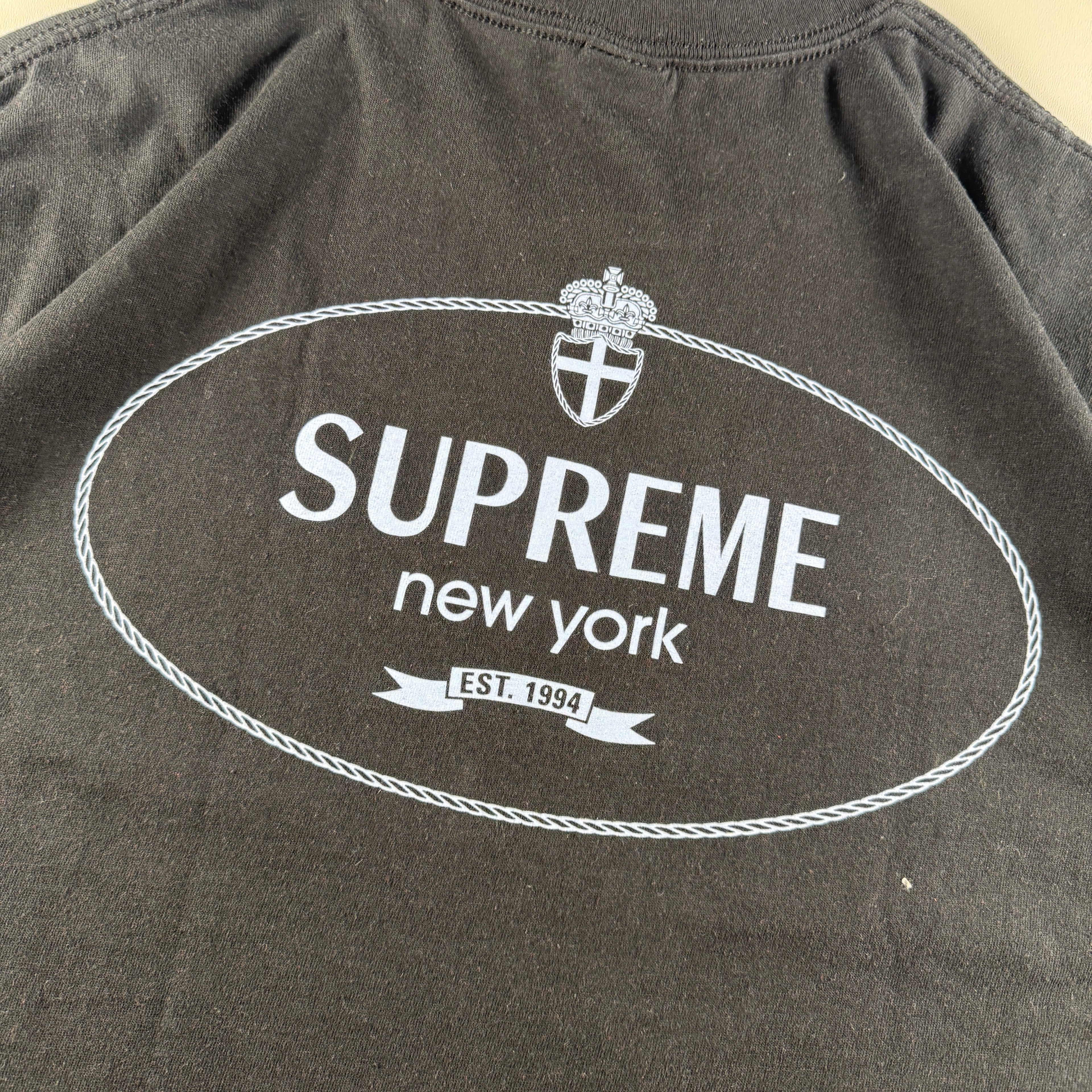 Supreme Crest Black Tee (L)