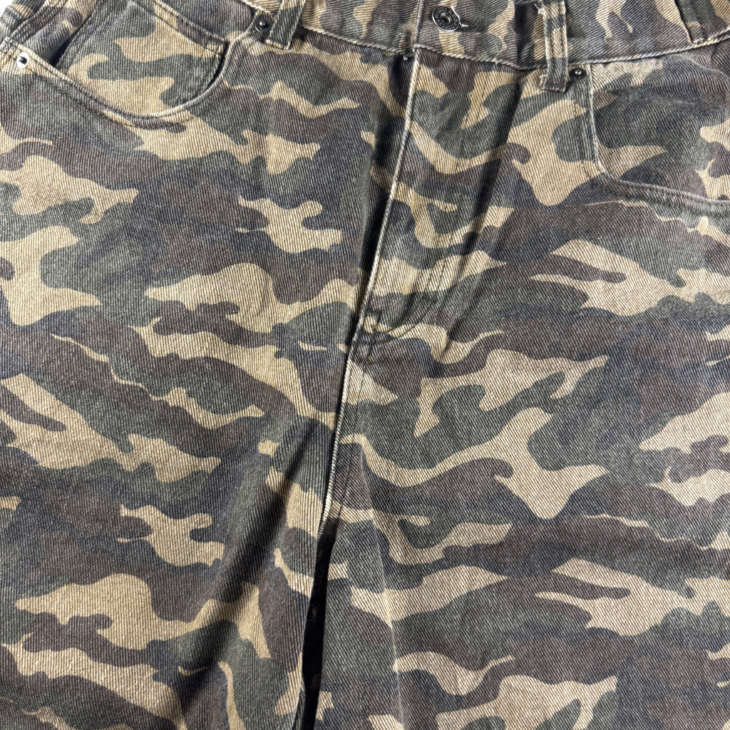 9090 Camo Baggy Short (L)