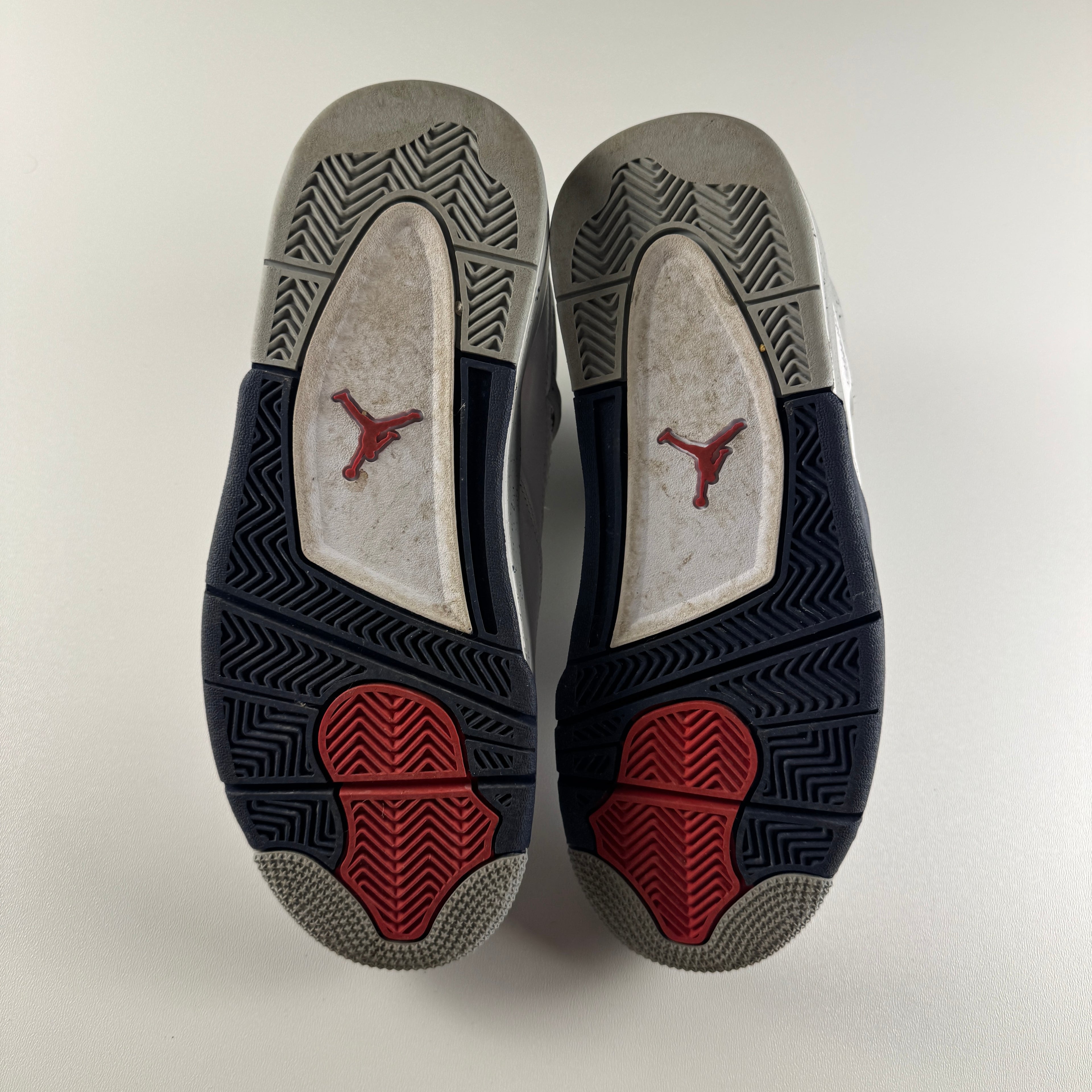 Jordan 4 Midnight Navy (US7 / EU40) - 9/10