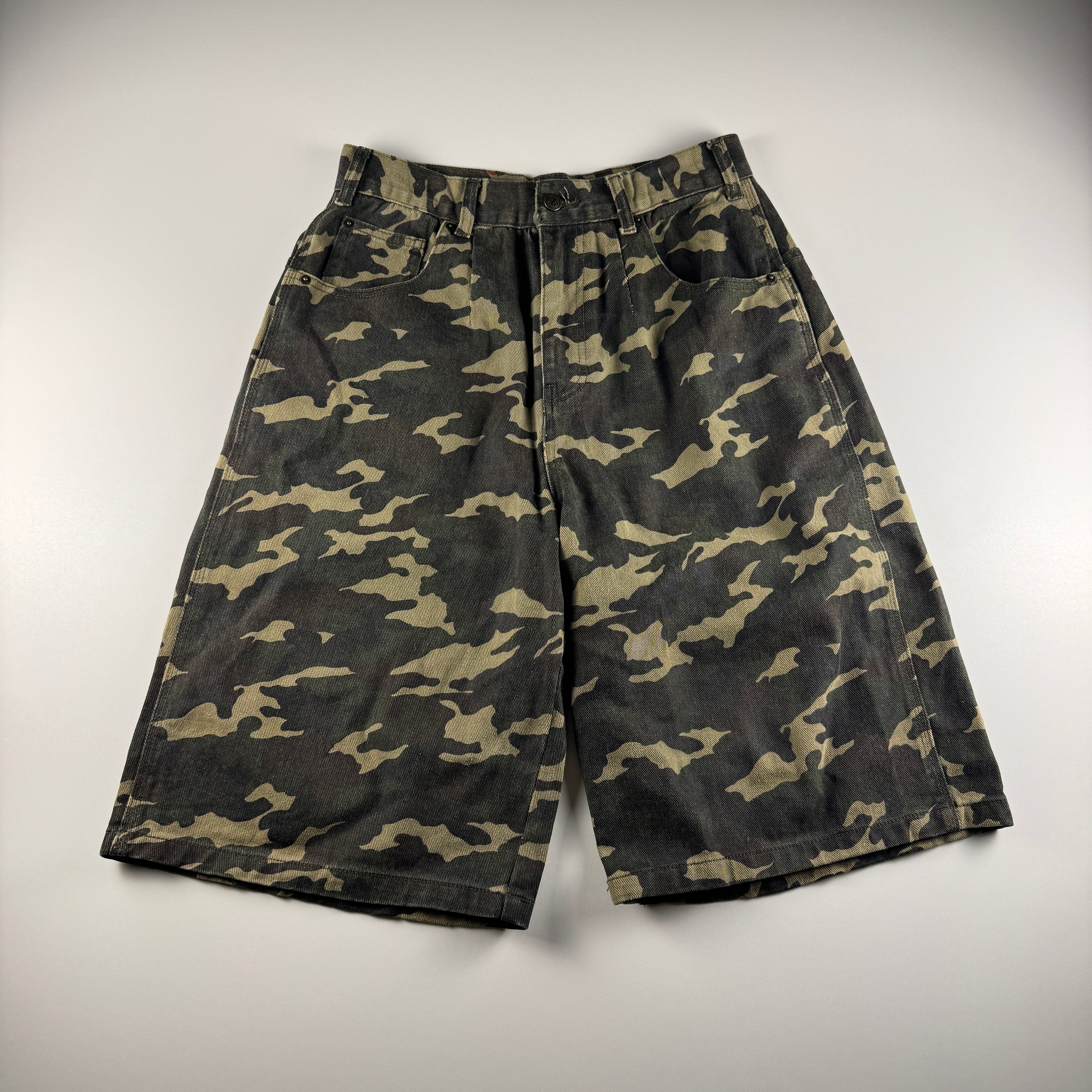 Younger Song Green Camouflage Shorts (M)