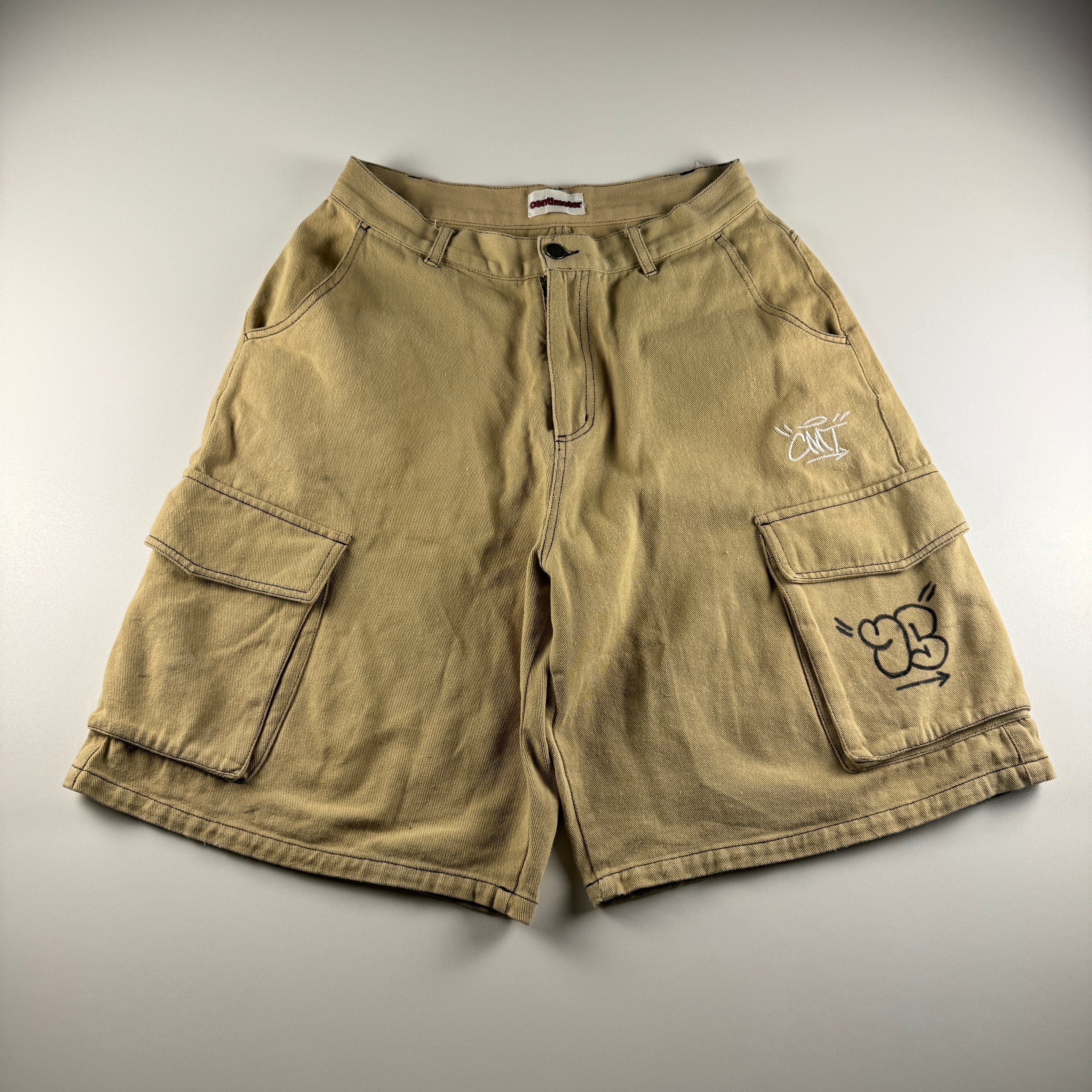 Centimeter Beige Wide Short (XL)