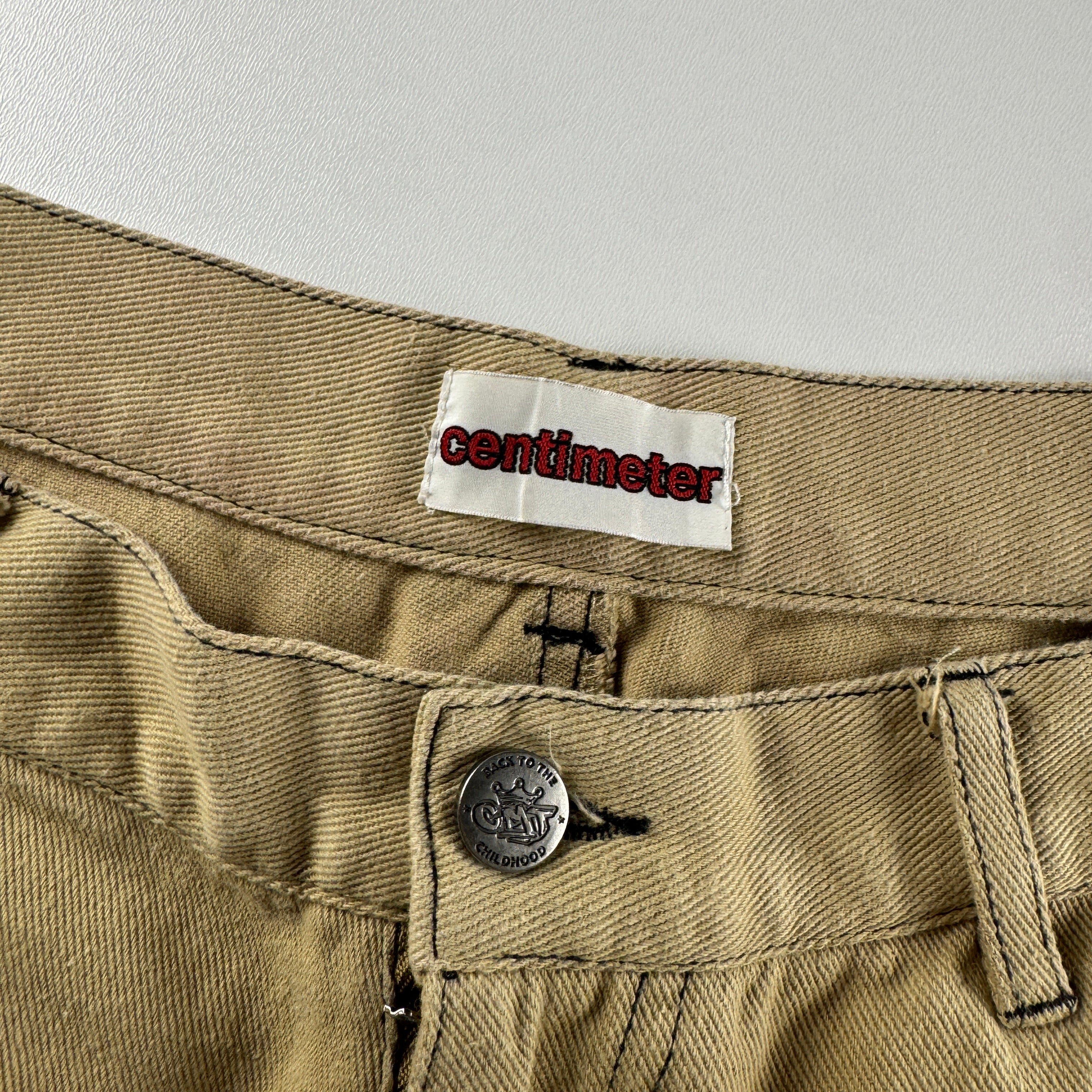 Centimeter Beige Wide Short (XL)