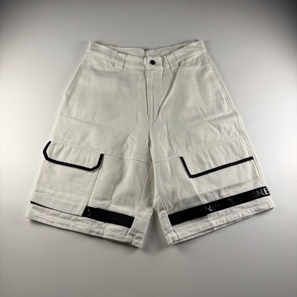 9090 Circle Logo White Wide Shorts (M)