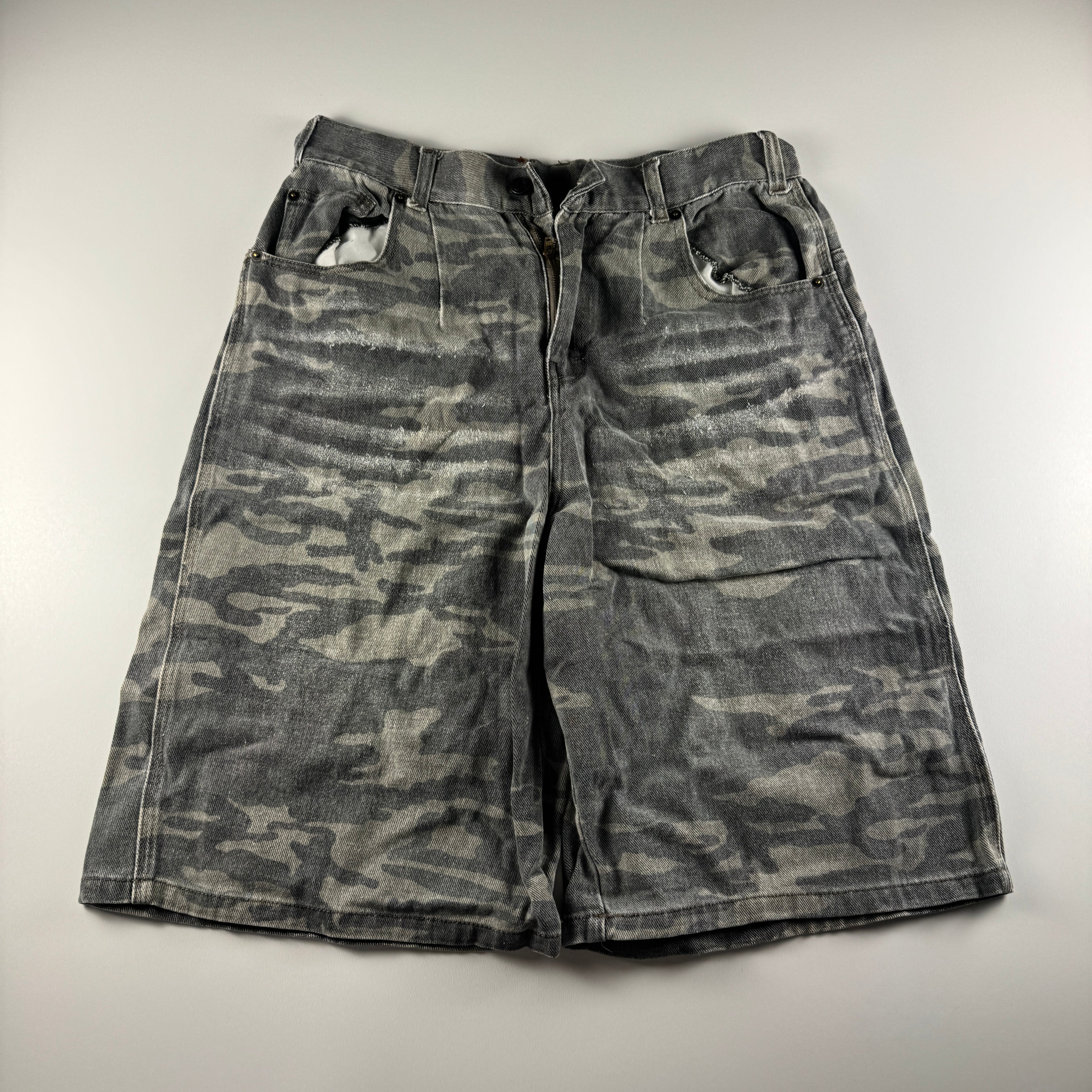 9090 Camo Wide Short (M)