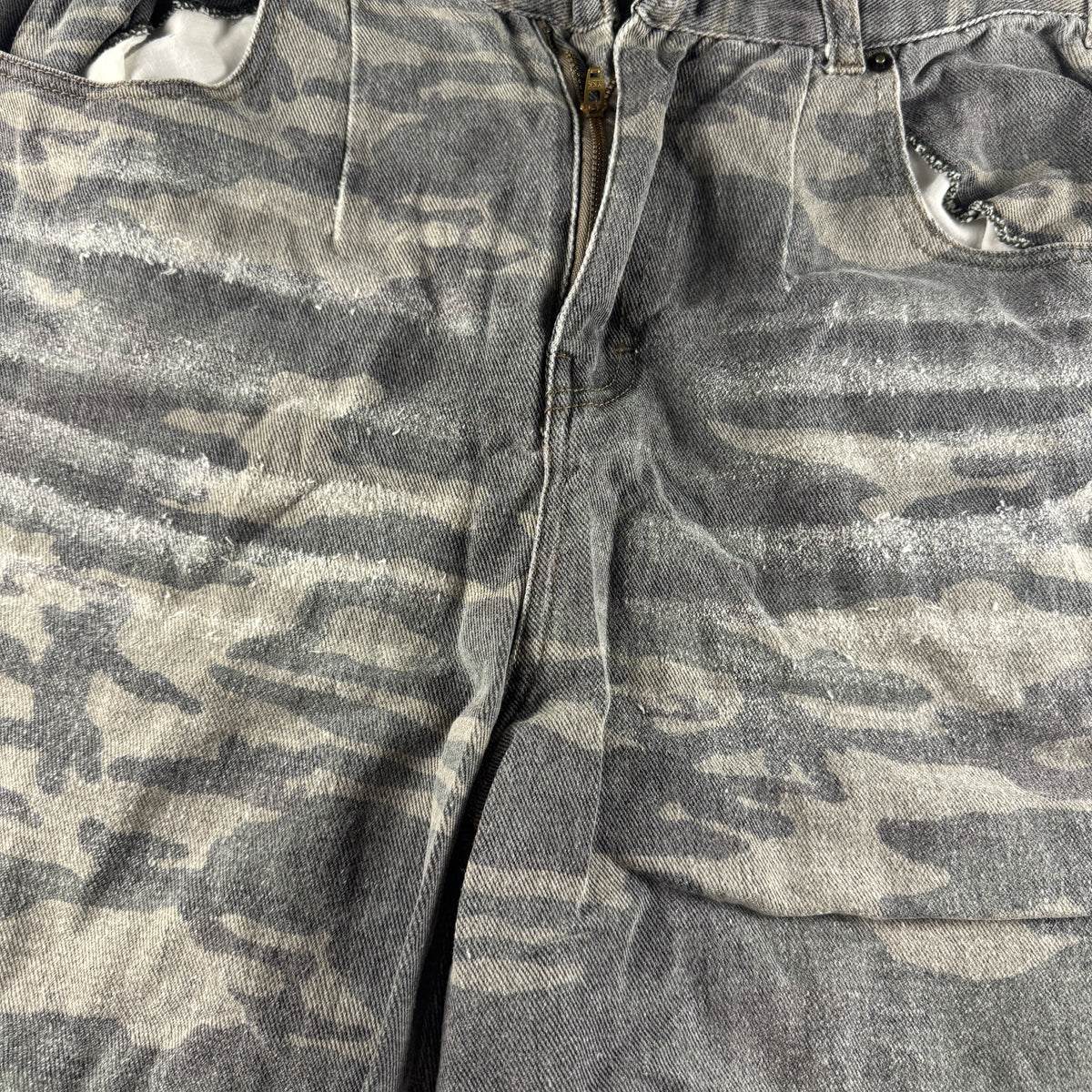 9090 Camo Wide Short (M)