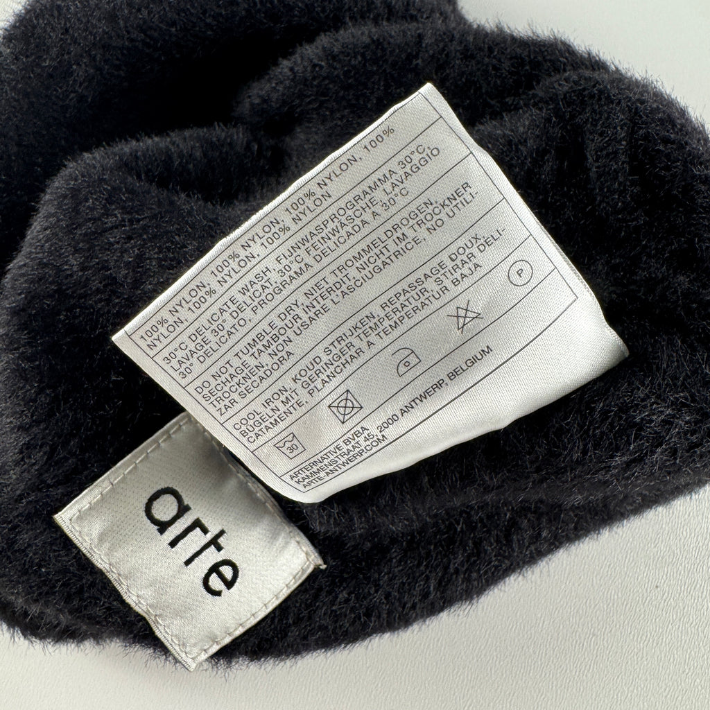 Arte Fuzzy Black Beanie (OS)