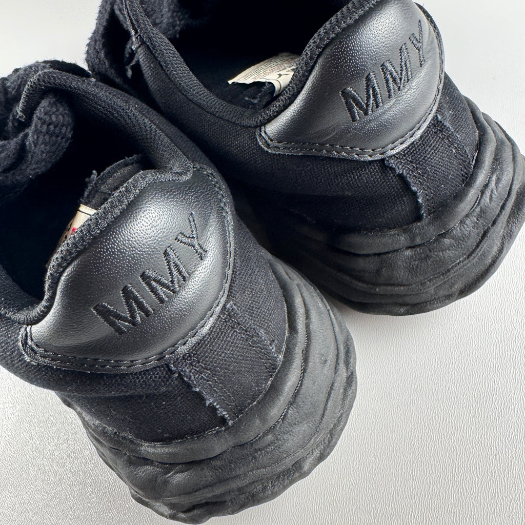 Maison Mihara Yasuhiro Wayne Black Canvas Low-Top (42)