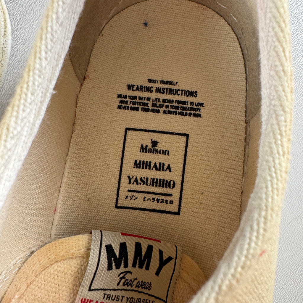 Maison Mihara Yasuhiro Beige Studded Baker (EU 38)