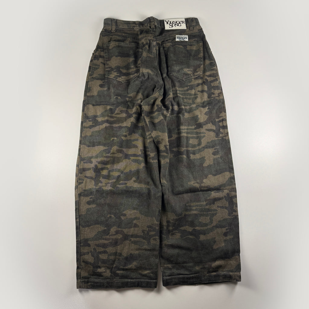 Younger Song Camouflage Baggy Jeans (M)