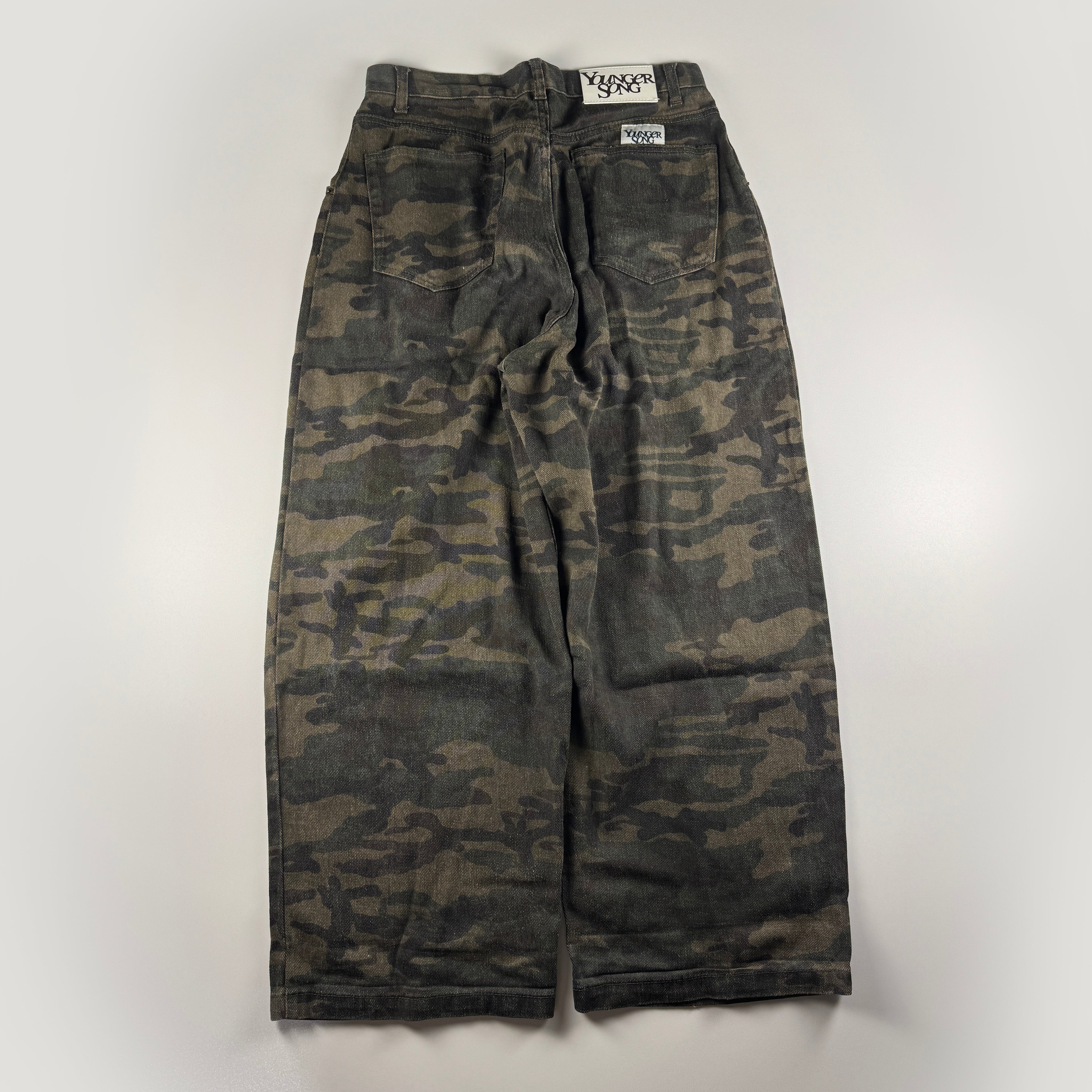 Younger Song Camouflage Baggy Jeans (M)