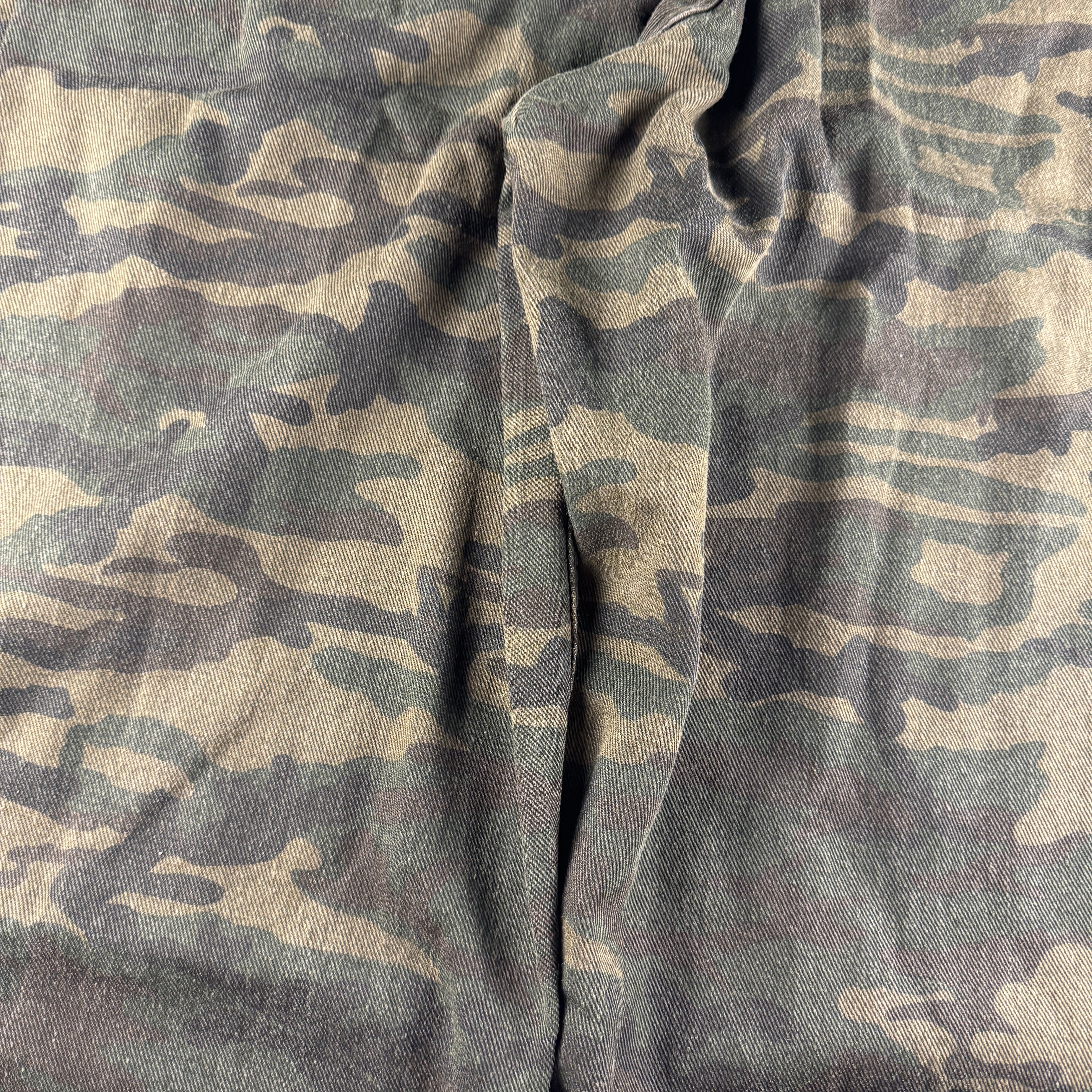 Younger Song Camouflage Baggy Jeans (M)