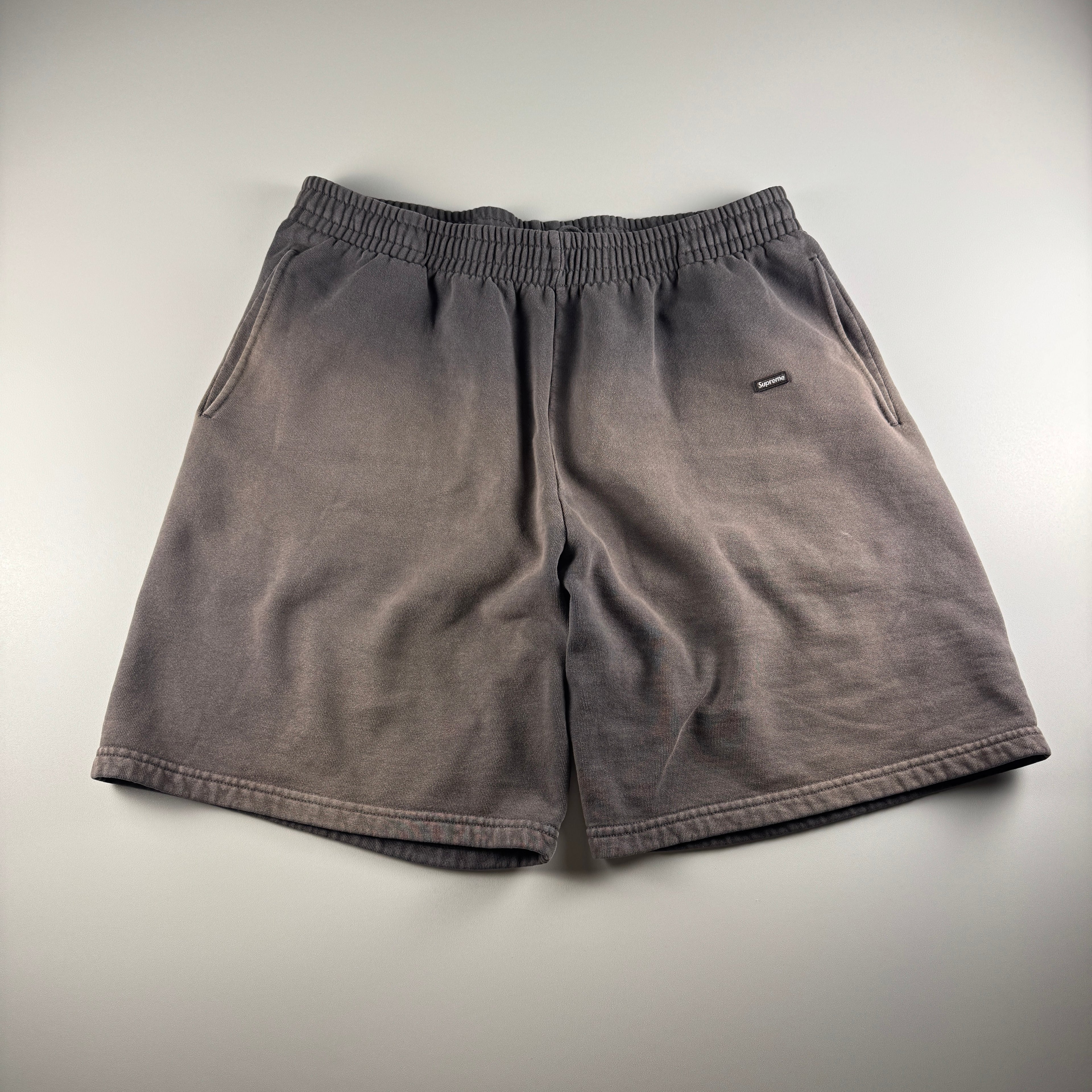Supreme Small Box Logo Charcoal Grey Short (L)