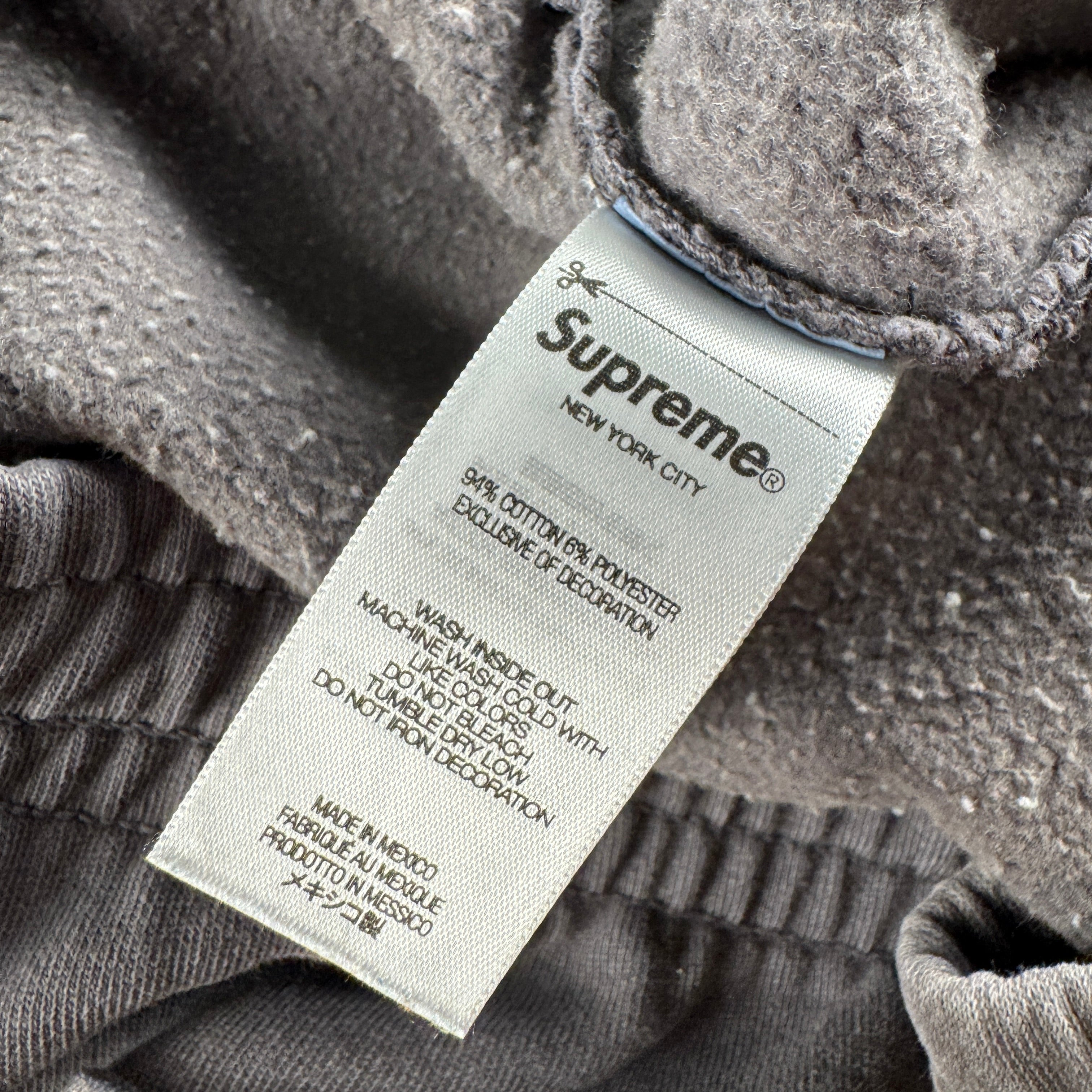 Supreme Small Box Logo Charcoal Grey Short (L)