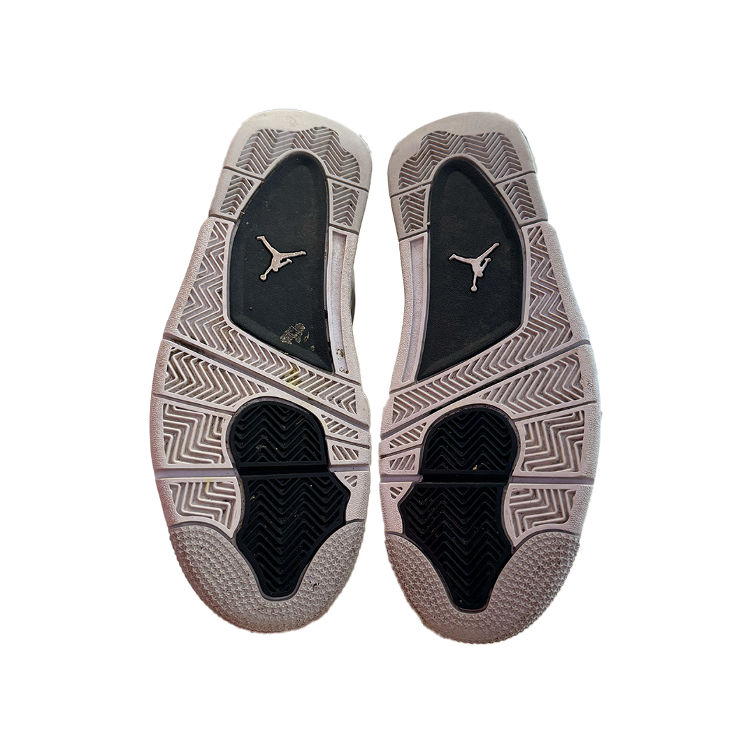 Jordan 4 Military Black (US9.5 / EU43) - 8.5/10