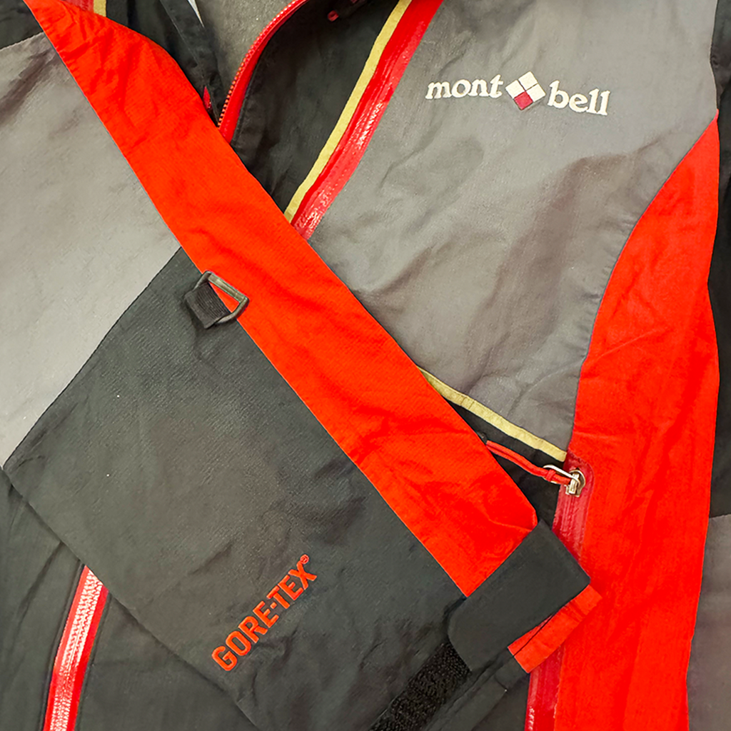 Montbell Black and Red GORE-TEX Waterproof Jacket (L-100)