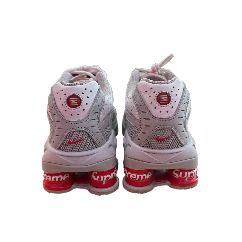 Shox x Supreme White (US8 / EU41) - 8.5/10