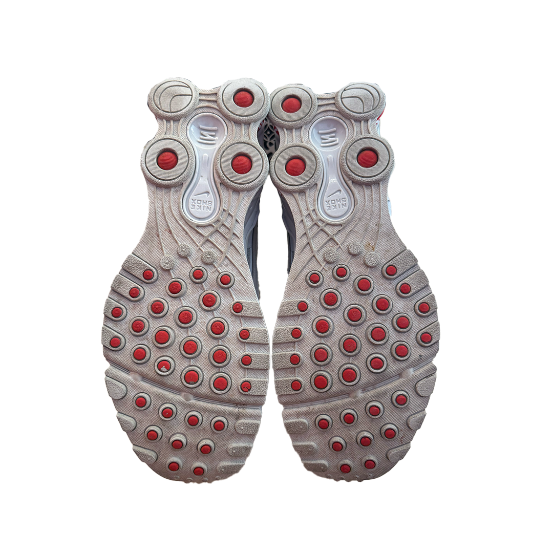 Shox x Supreme White (US8 / EU41) - 8.5/10