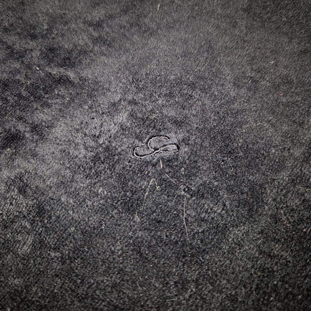 Supreme Velour Black Sweater (XL)