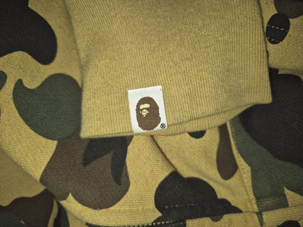 BAPE 1st Camo Shark Shoulder Full Zip (L)