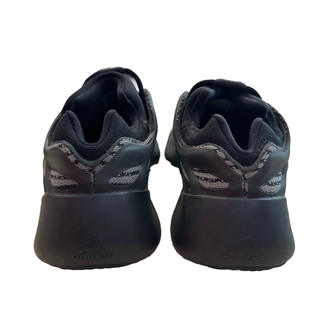 Yeezy 700 V3 Dark Glow (US9 / EU42 2/3) - 8.5/10