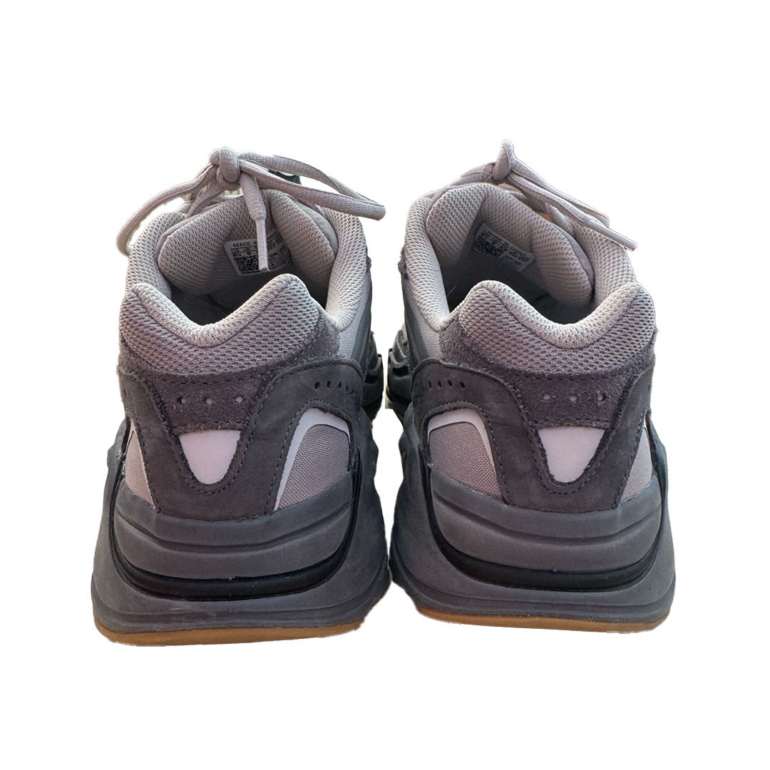 Yeezy 700 V2 Tephra (US8.5 / EU42) - 9/10